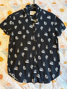Pyknic Black Button-Down Short Sleeve Shirt - White Taco Print